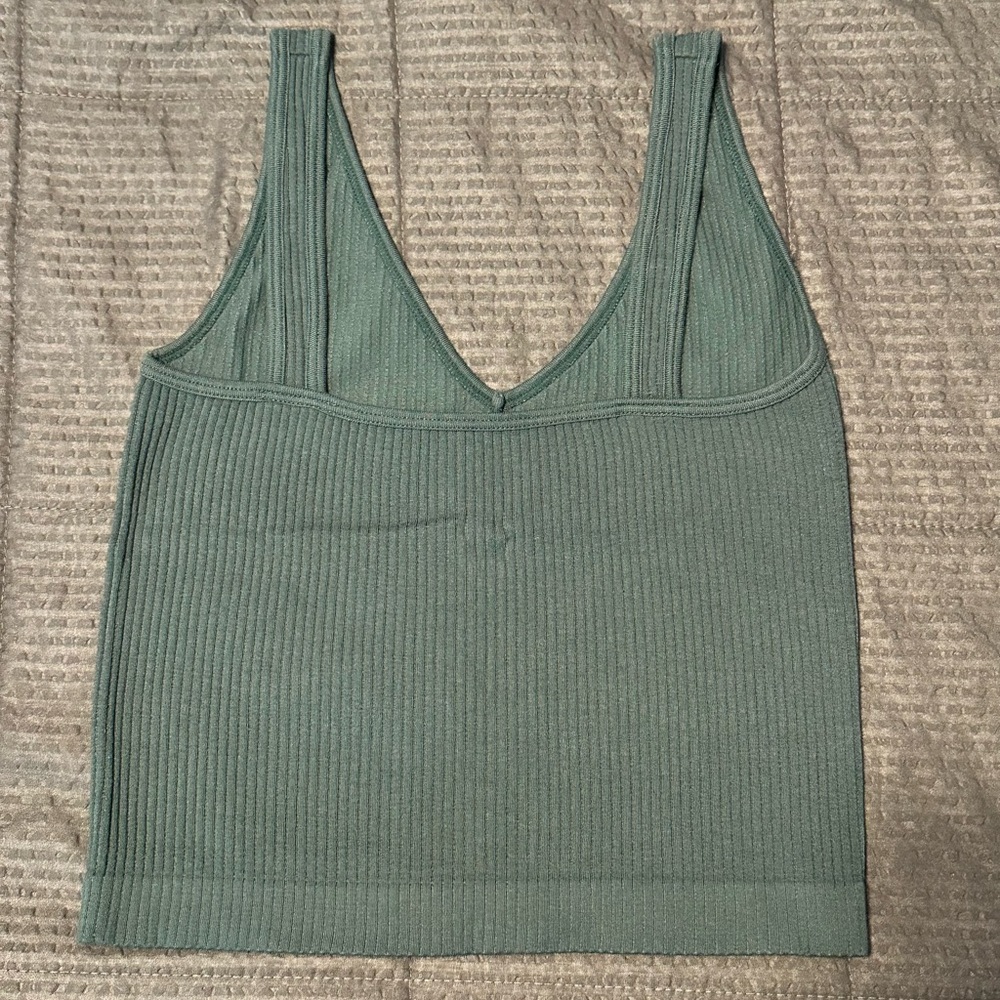 Women’s Slim Fit Ribbed Basic Tank - Picture 2 of 3
